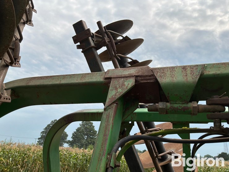 john-deere-230-image-12