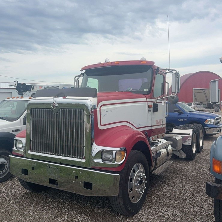 2004 INTERNATIONAL 9900i