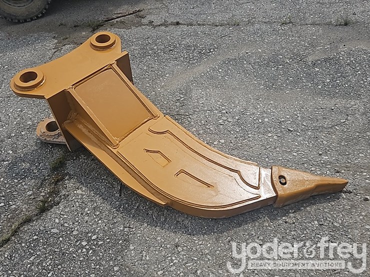 caterpillar-320-image-4