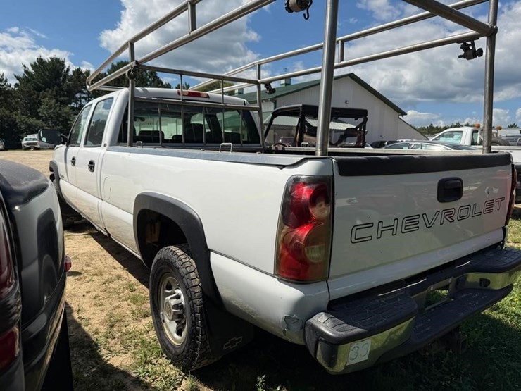 2004-chevrolet-2500-image-4