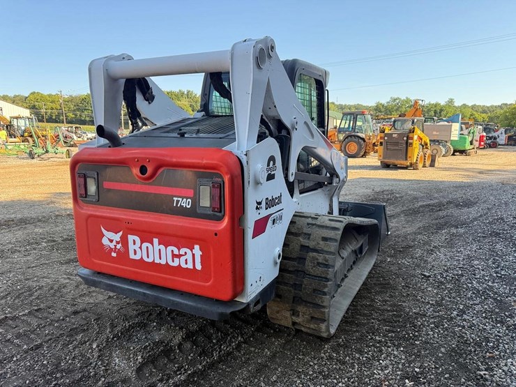 2020-bobcat-t740-image-4