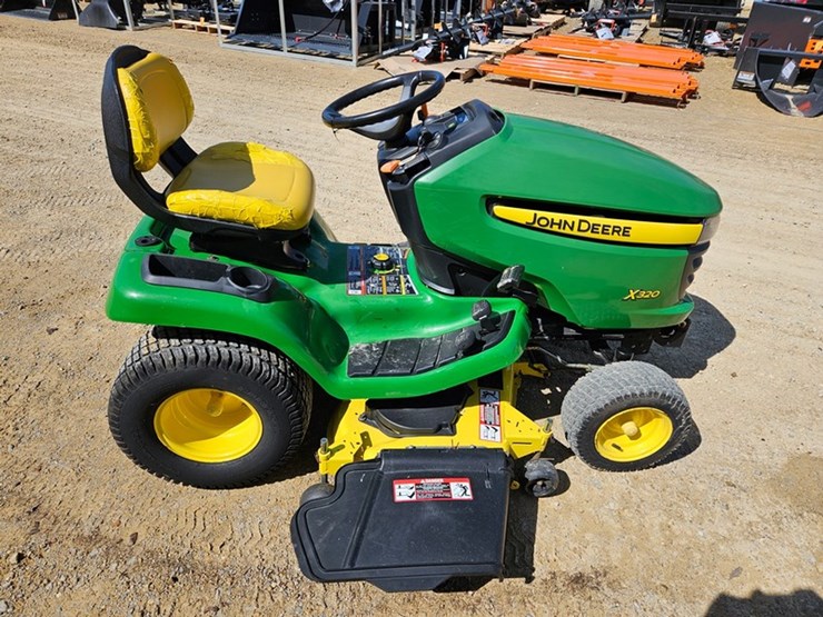 2009-john-deere-x320-image-6