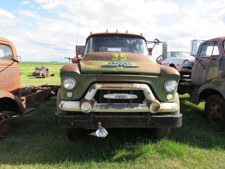 1958-gmc-370-series-truck-image-2