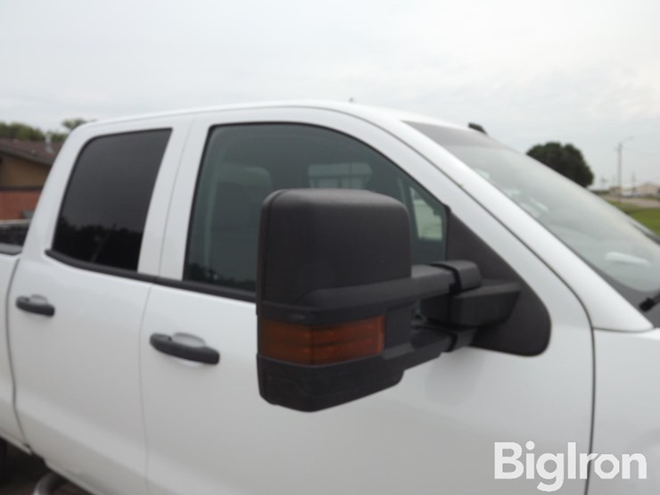 2017-chevrolet-k2500-image-15