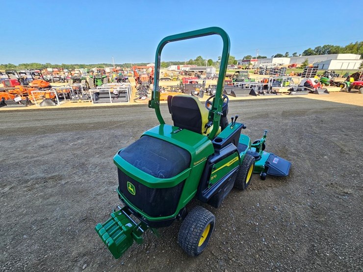 2023-john-deere-1570-image-5