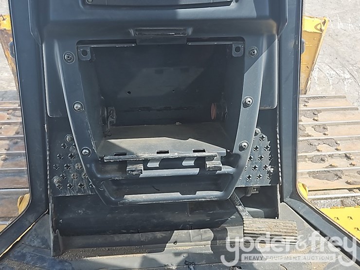 2013-deere-750k-lgp-image-9