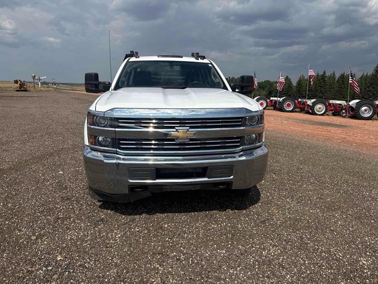 2018-chevrolet-silverado-3500hd-image-33