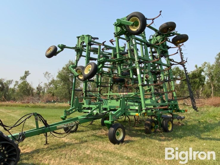 john-deere-1810-image-1