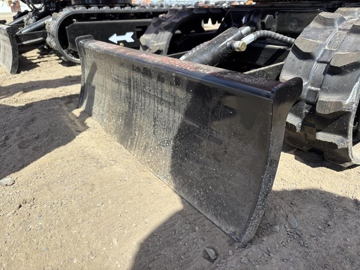 me15-hydraulic-excavator-image-7