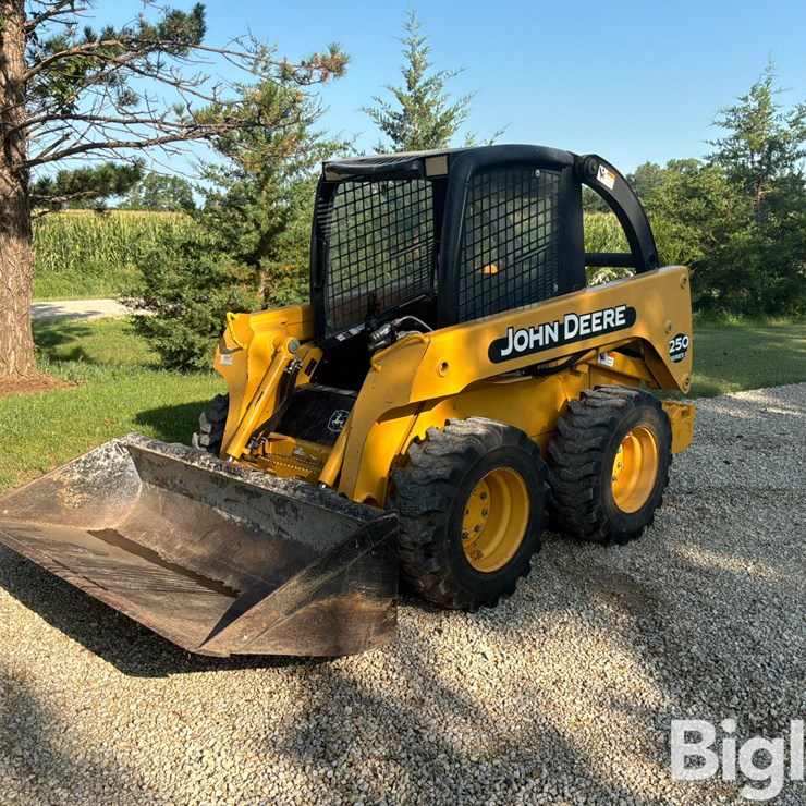 2004 JOHN DEERE 250