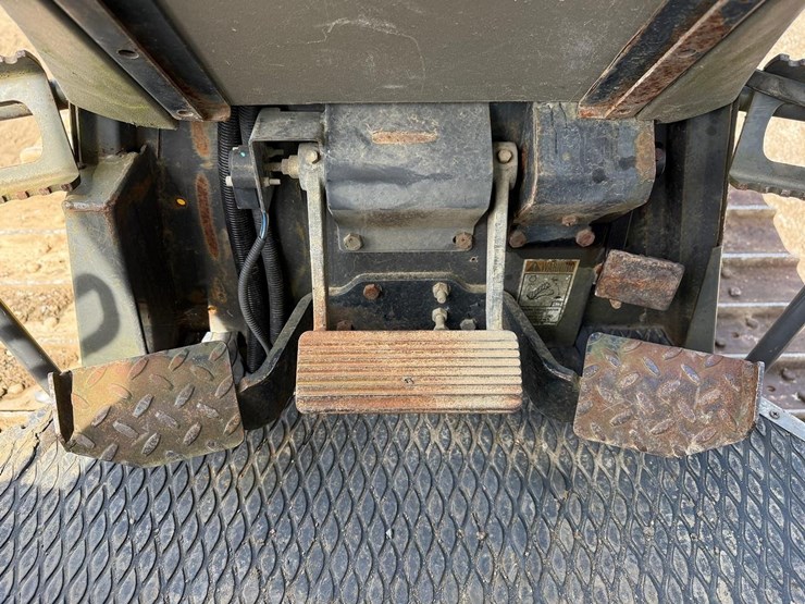 2006-case-850k-xlt-image-27