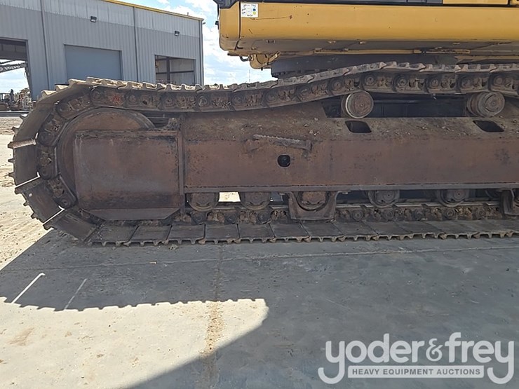 2019-caterpillar-336-image-10