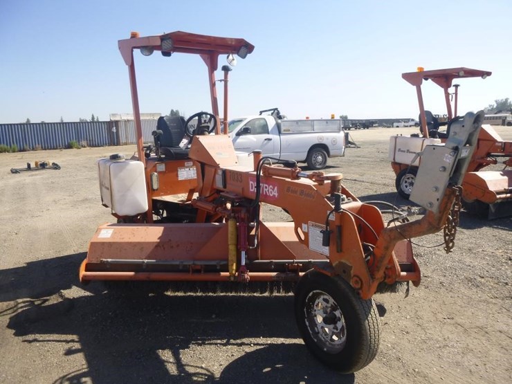 2014-broce-bb250b-3-wheel-sweeper-image-3