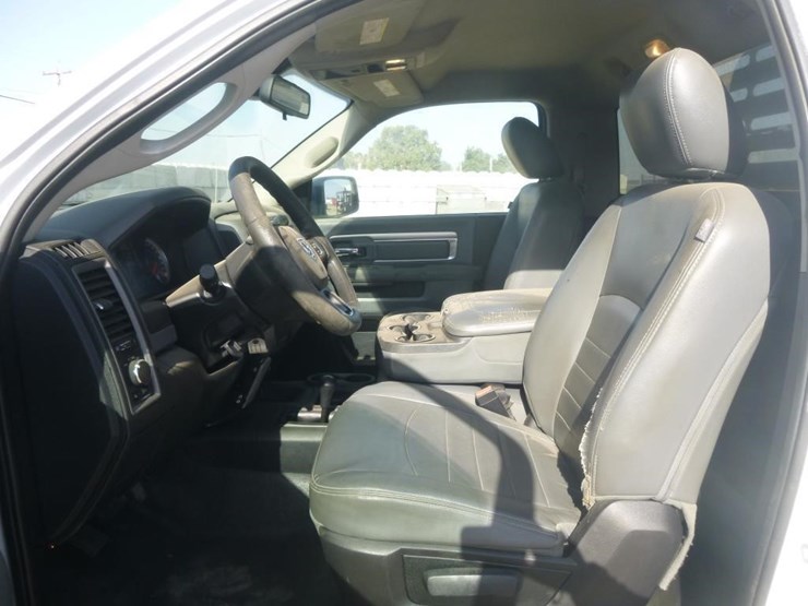 2016-dodge-3500-image-9
