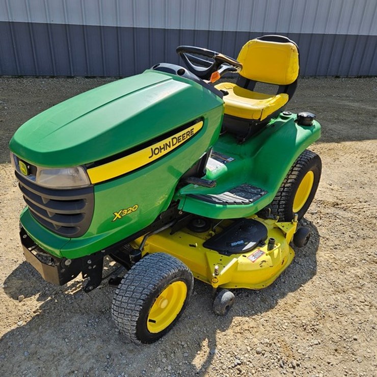 2009 JOHN DEERE X320