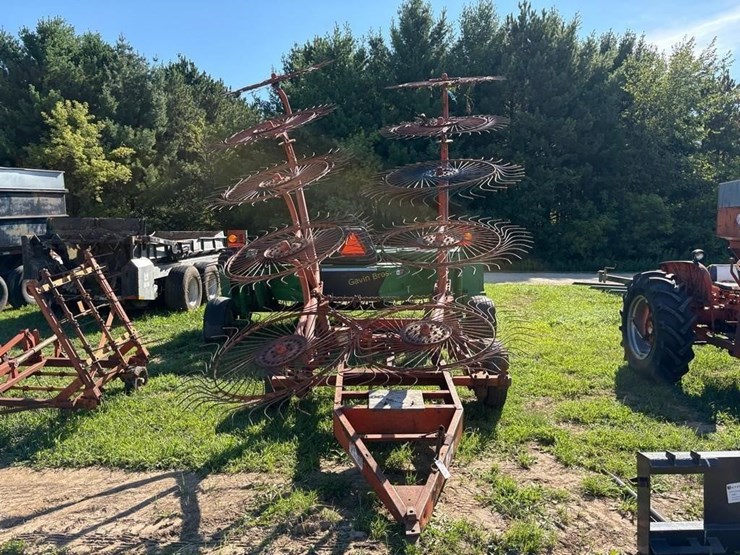 clark-10-wheel-rake-image-1