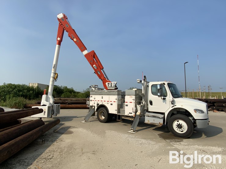 2015-freightliner-m2-106-image-11