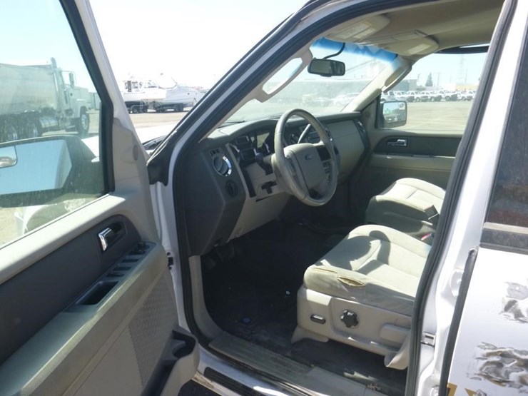 2014-ford-expedition-image-5