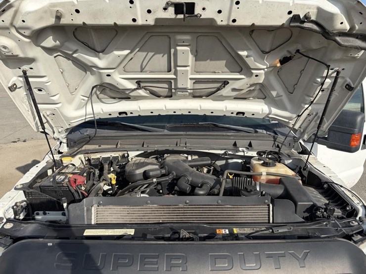 2011-ford-f550-image-9