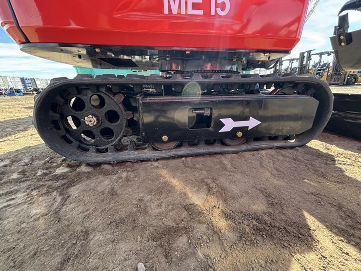 me15-hydraulic-excavator-image-14