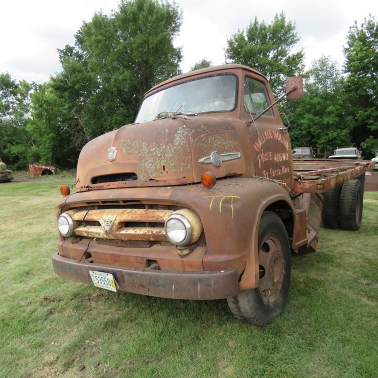 1954 FORD C750