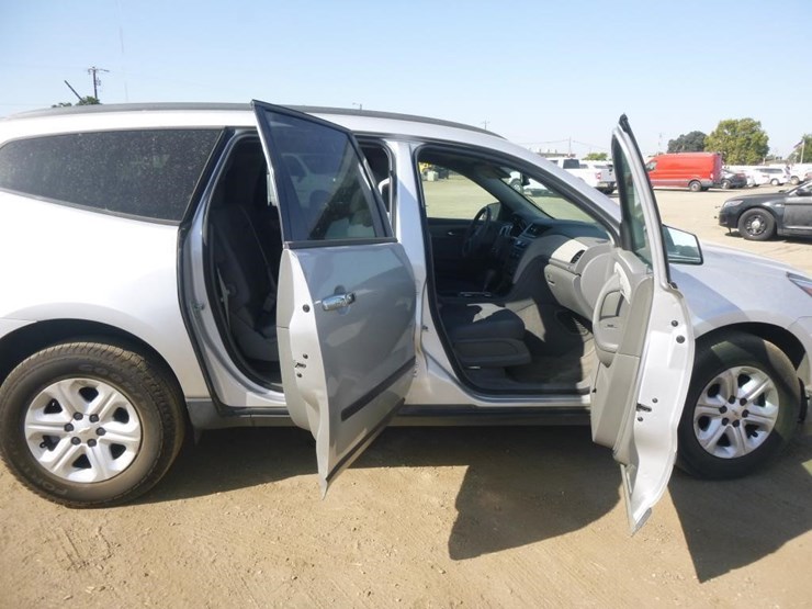 2016-chevrolet-traverse-image-14