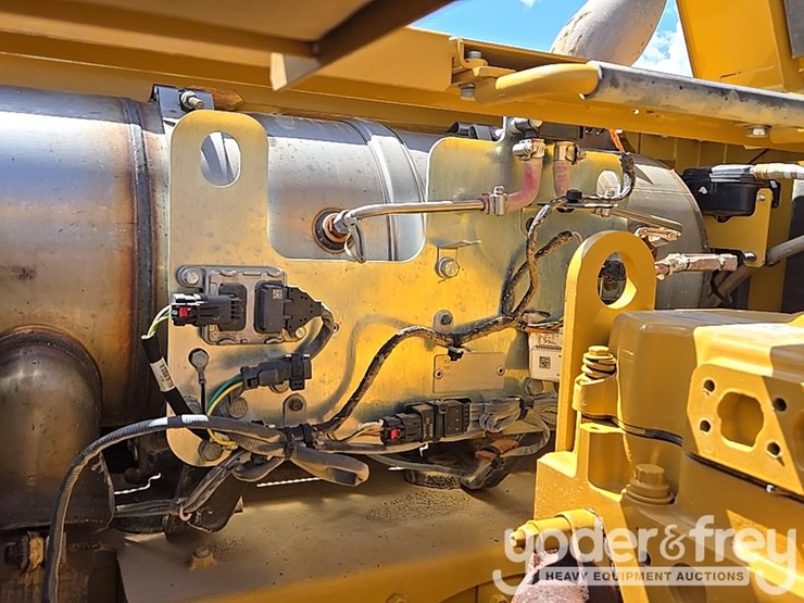 2019-caterpillar-336-image-56