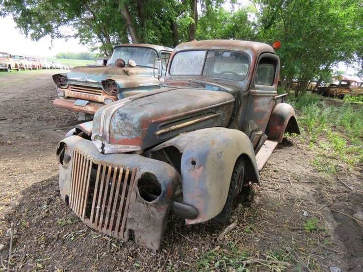1946-ford-pickup-image-2