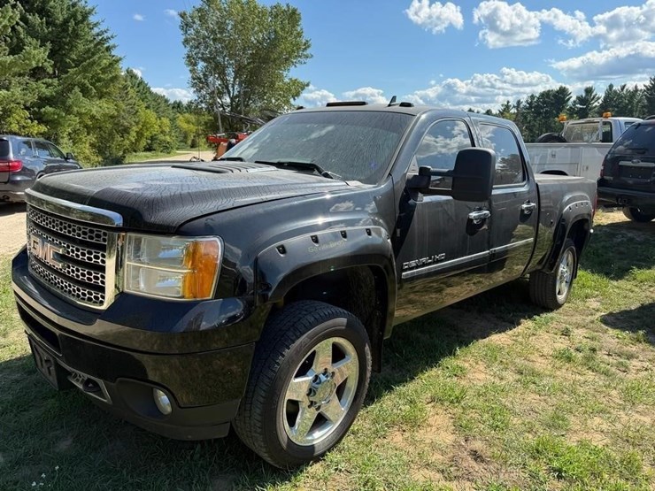 2013-gmc-denali-hd-image-1