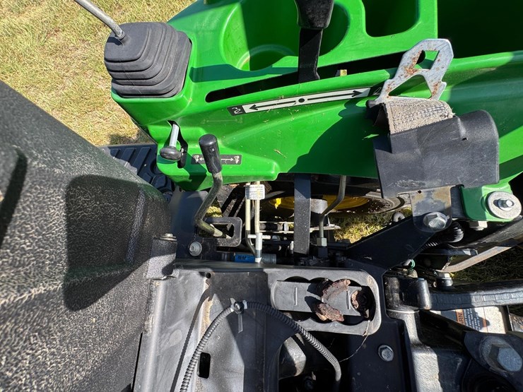 2014-john-deere-1023e-image-47