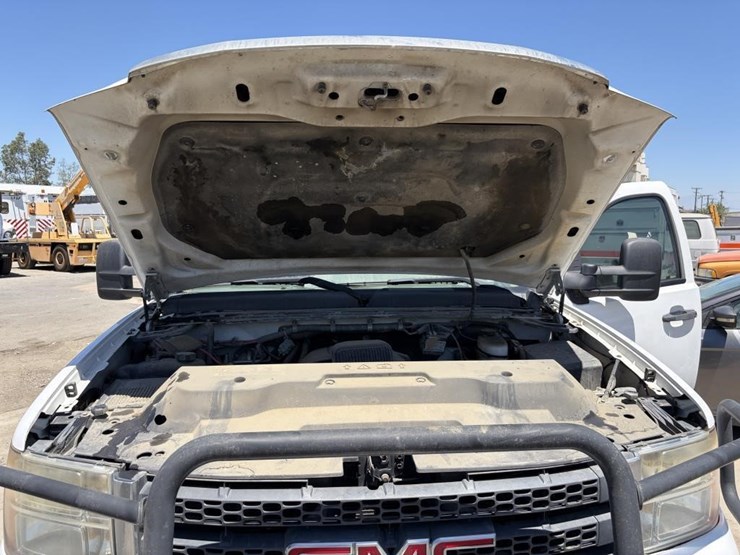 2012-gmc-sierra-2500-image-11