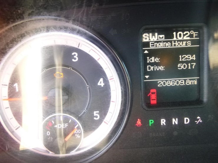 2016-dodge-3500-image-33