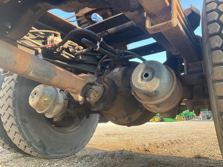#1993-•-chevrolet-kodiak-single-axle-semi-tractor-image-33