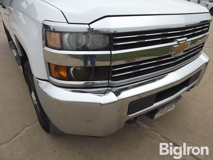 2017-chevrolet-k2500-image-12