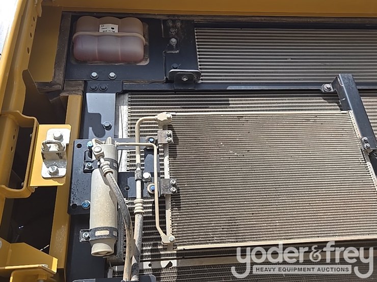 2019-caterpillar-336-image-36
