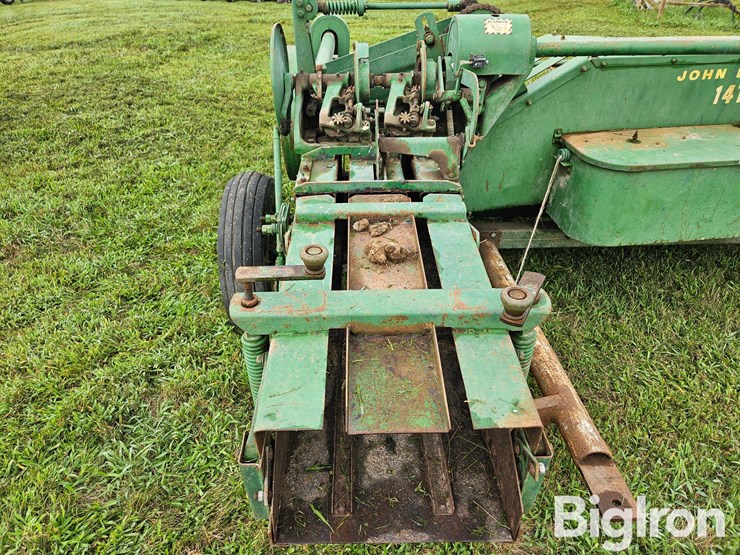 1960-john-deere-14t-image-17