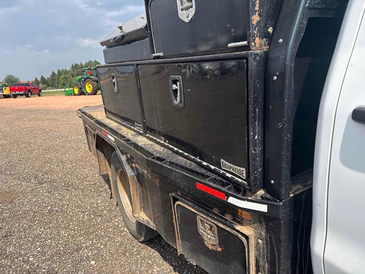 2018-chevrolet-silverado-3500hd-image-39