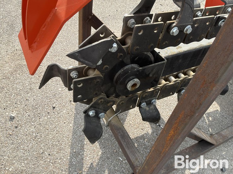 2026-massey-ferguson-730-image-12