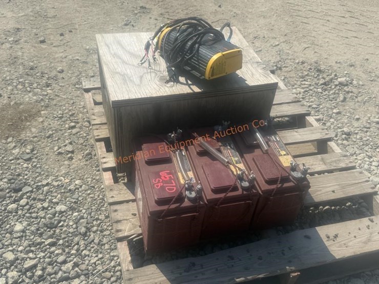 battery-box,-marine-battery-charger-&-batteries-image-2