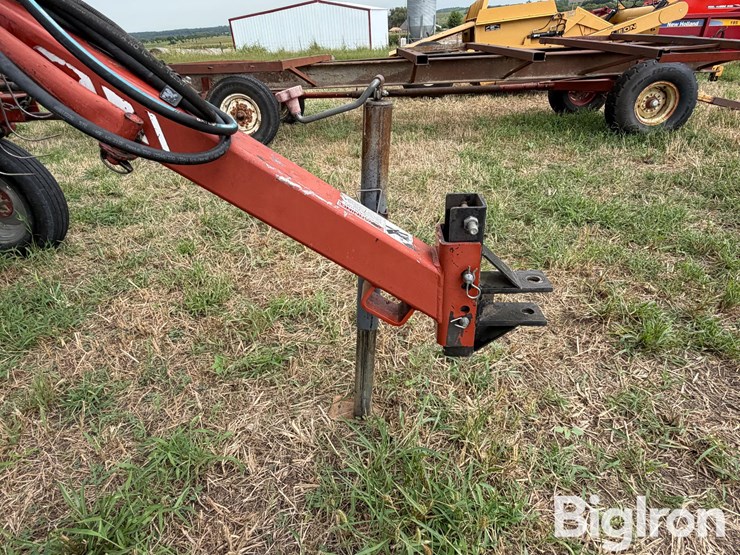 2009-massey-ferguson-3983-image-11