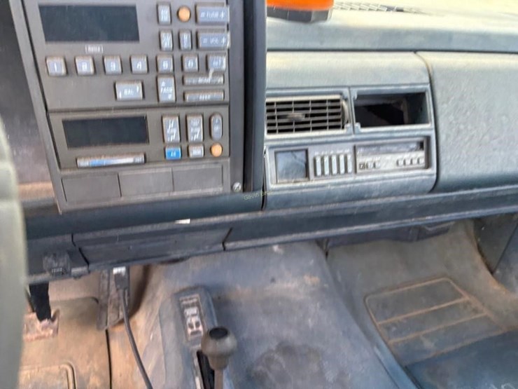 1992-chevrolet-silverado-3500-image-10