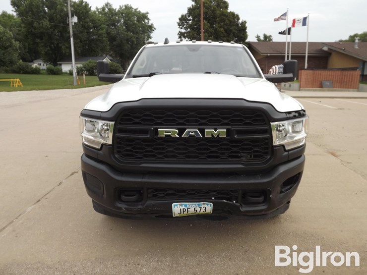 2019-ram-3500-tradesman-image-2