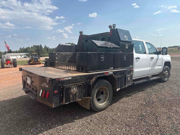 2018-chevrolet-silverado-3500hd-image-37