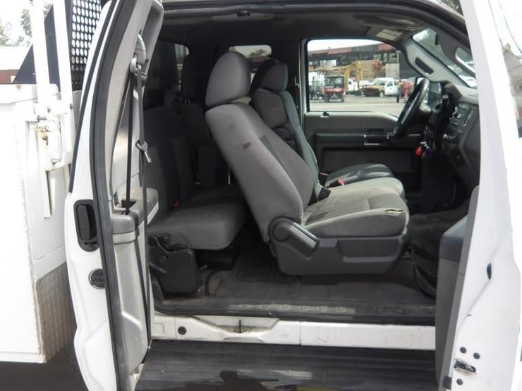 2011-ford-f550-image-15