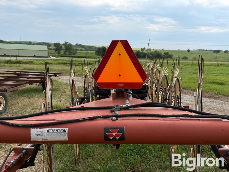 2009-massey-ferguson-3983-image-19