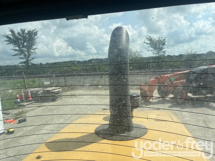 2016-caterpillar-926m-image-37
