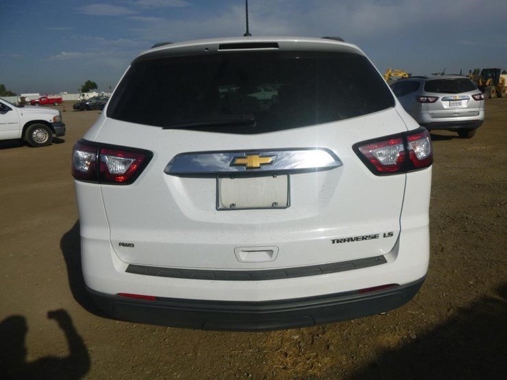 2015-chevrolet-traverse-image-21