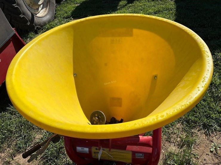 king-kutter-400-broadcast-spreader-image-3