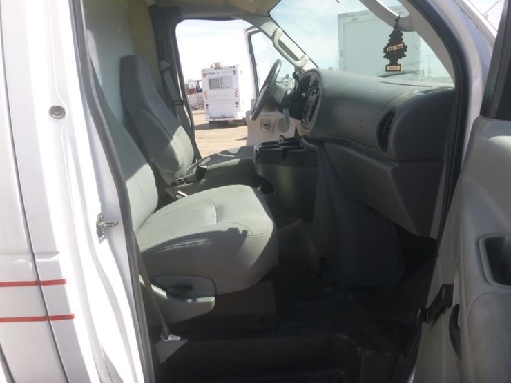 2007-ford-e450-image-12
