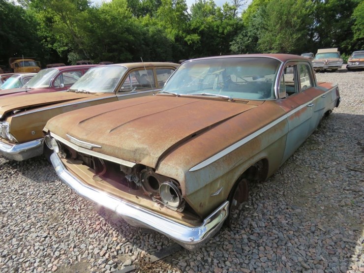 1962-chevrolet-belair-4dr-sedan-image-2